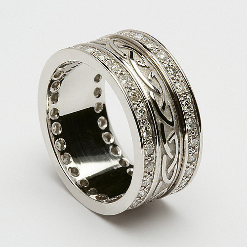 Modern Celtic wedding rings can be made of several different precious metals